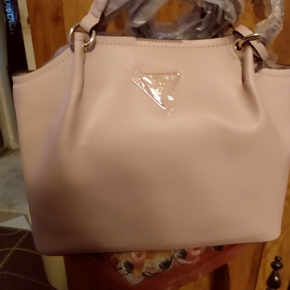 New guess bag - Picture 2 of 2